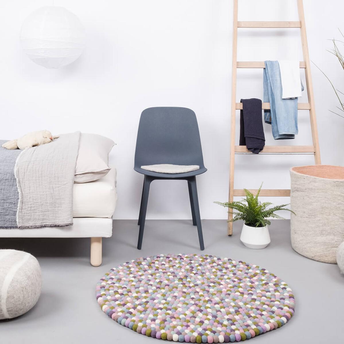 Felt Ball Rug Greta Round – image 6