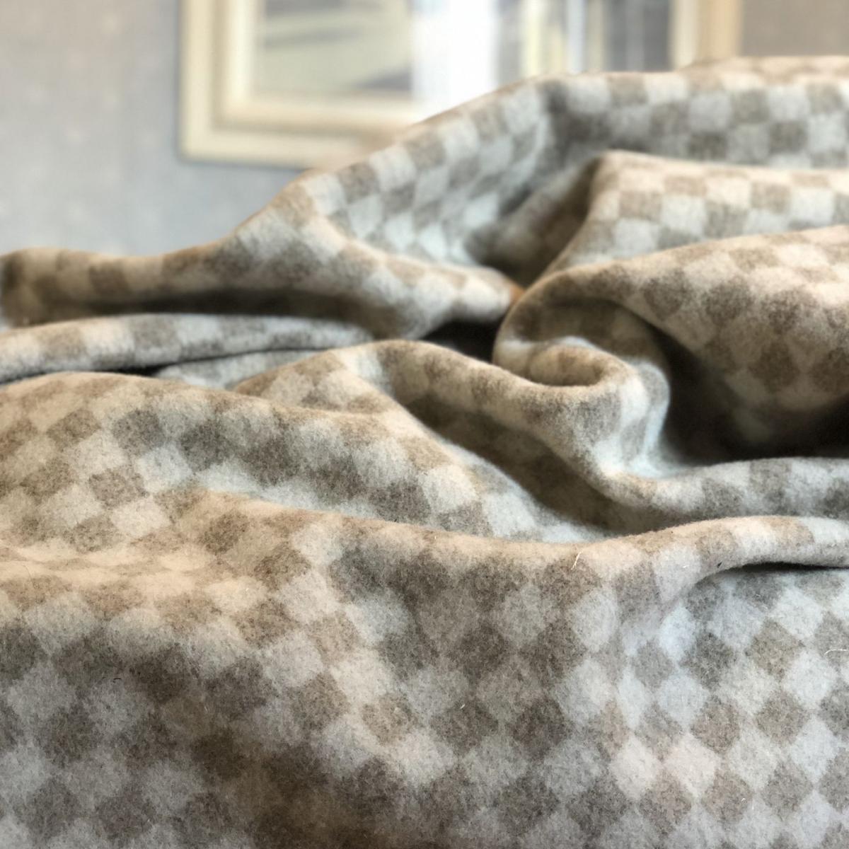 Dama Blanket – image 2