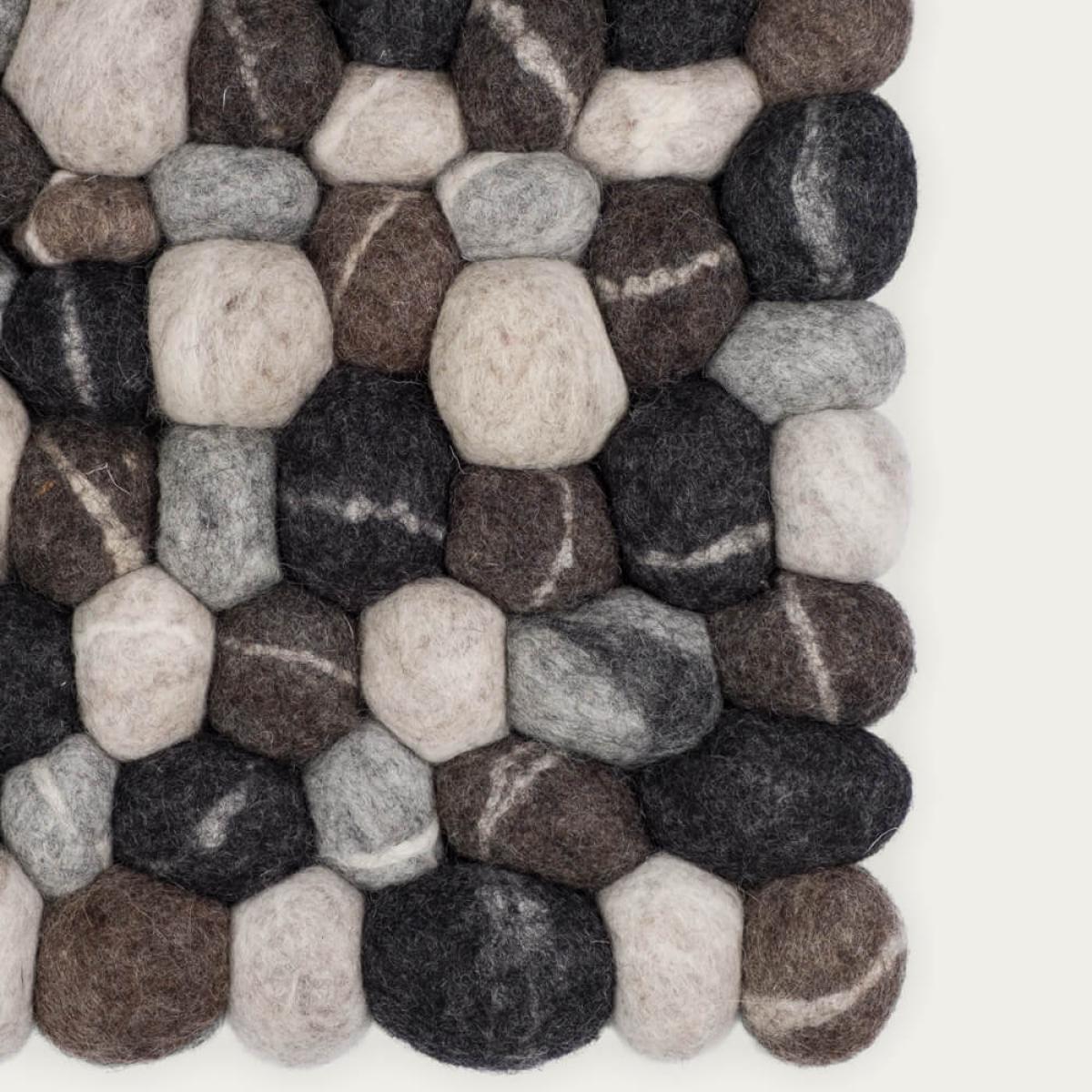 Felt Ball Rug Hardy Square – image 2
