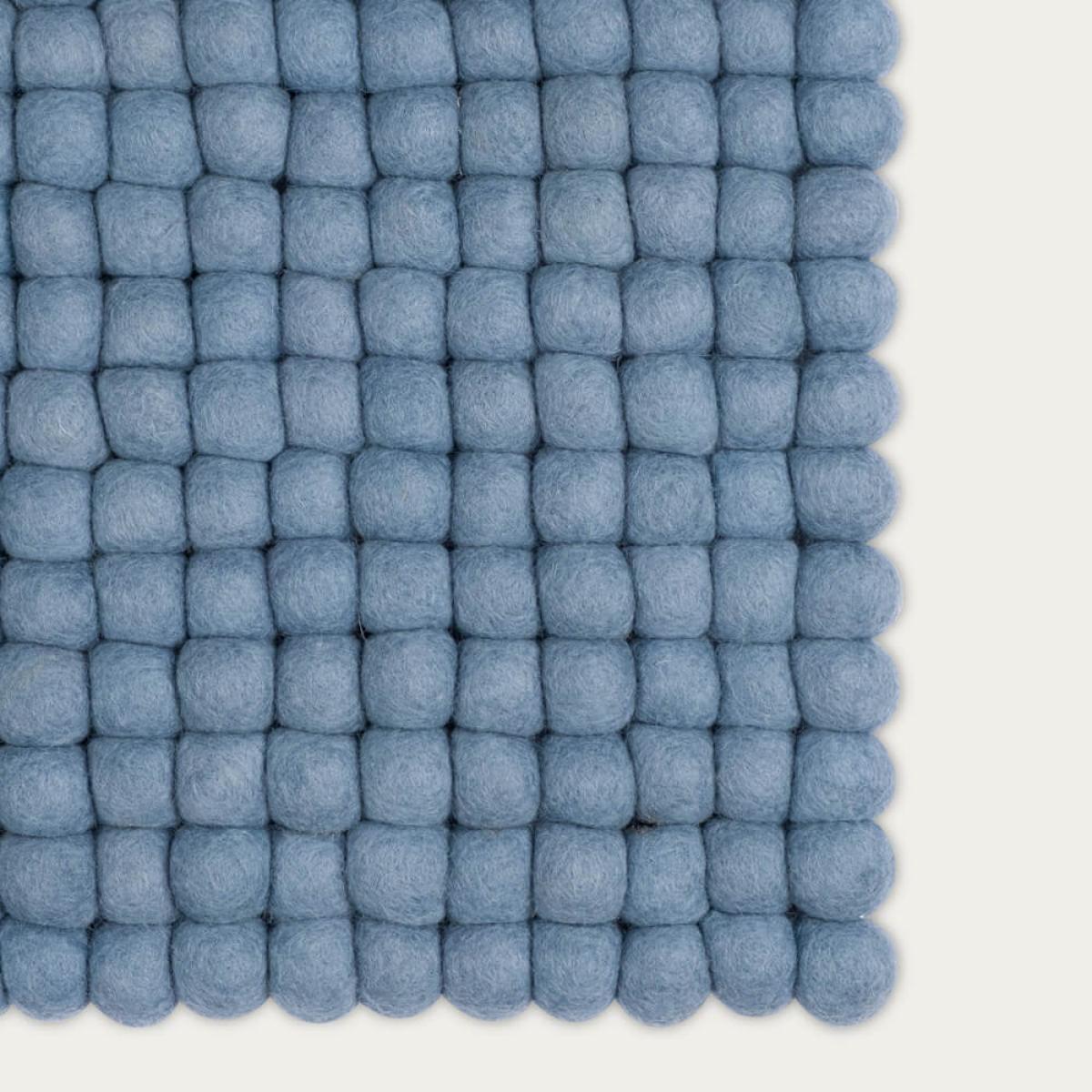 Felt Ball Rug Mia Square – image 2