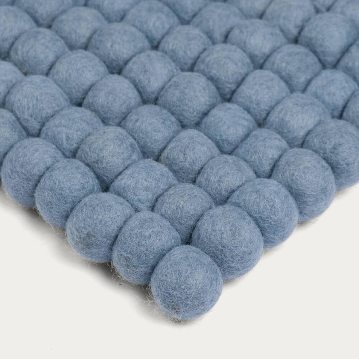Felt Ball Rug Mia Square – image 3