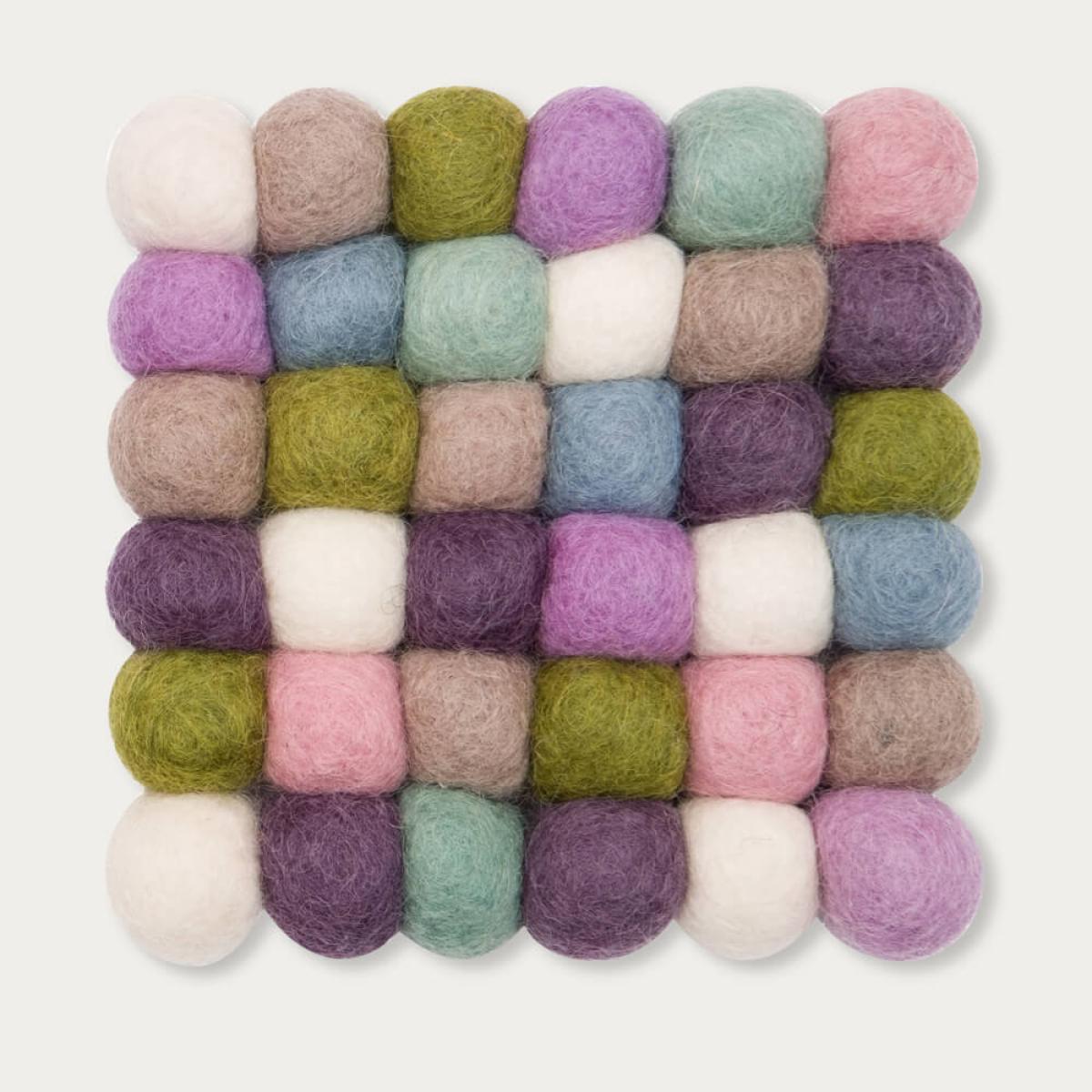 Felt Ball Rug Greta Square – image 9