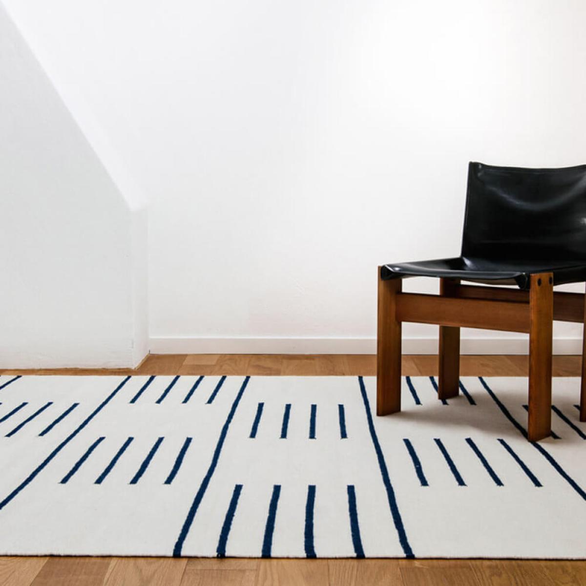 Cream/Blue Classic Rug – image 4