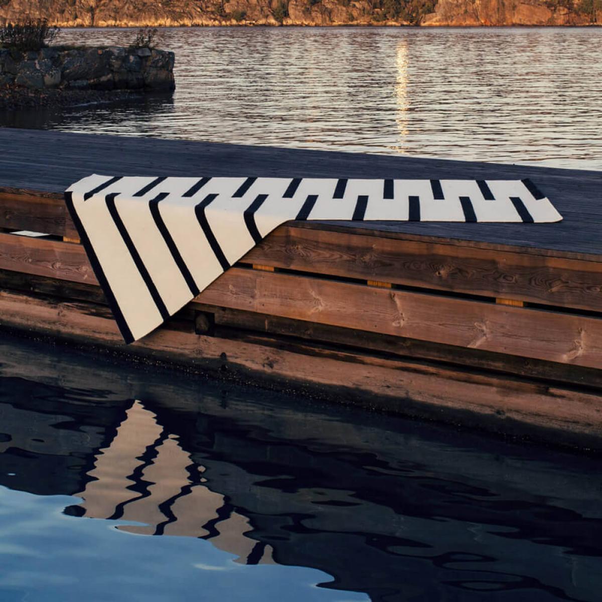Cream/Black Tiger Rug – image 4