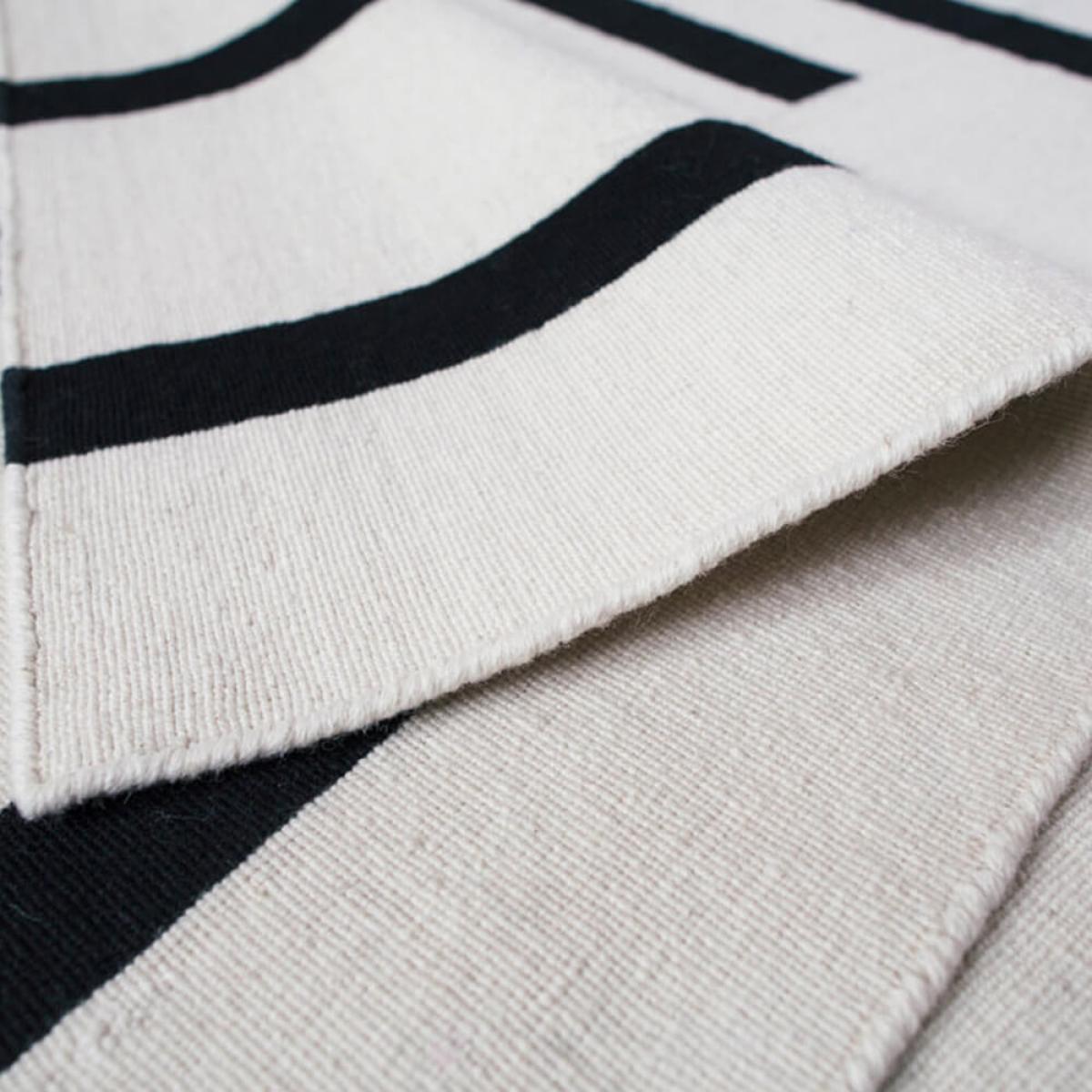 Cream/Black Tiger Rug – image 5