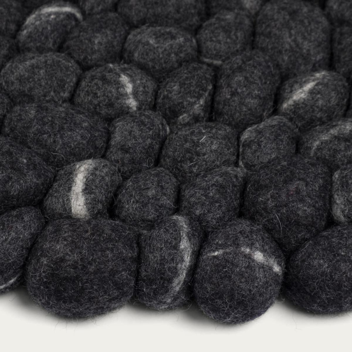Felt Ball Rug Kurt Round – image 3
