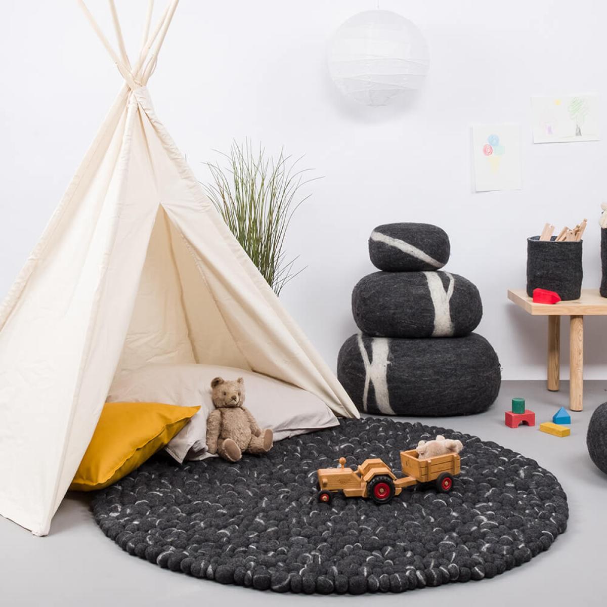 Felt Ball Rug Kurt Round – image 7