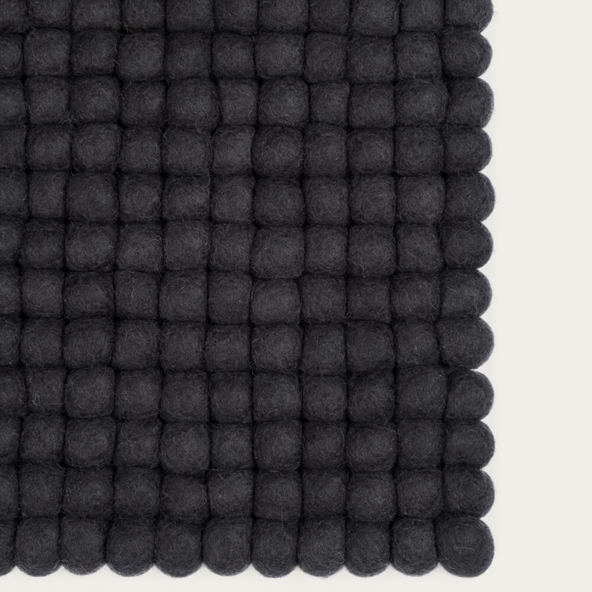 Felt Ball Rug Kuno Square – image 2