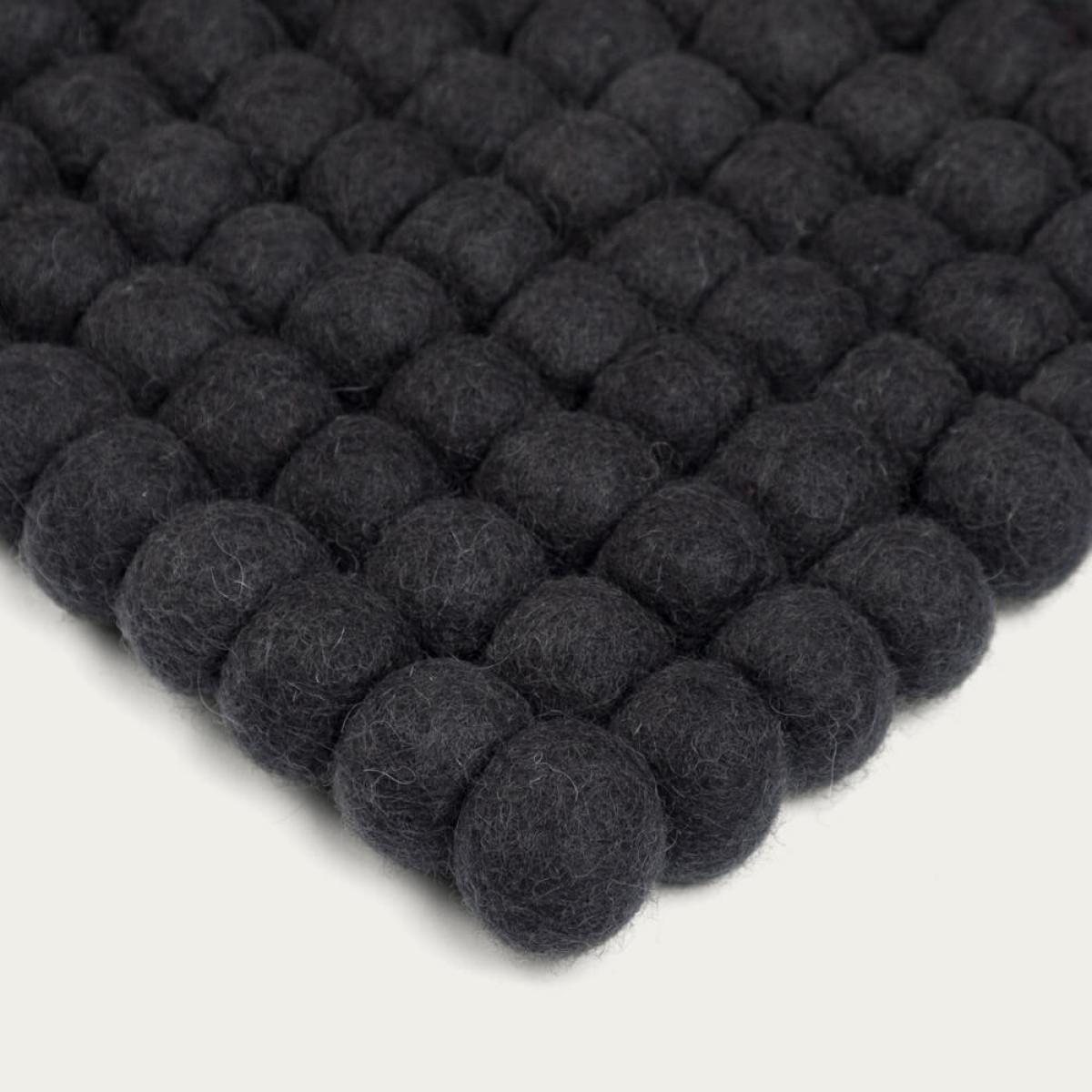 Felt Ball Rug Kuno Square – image 3