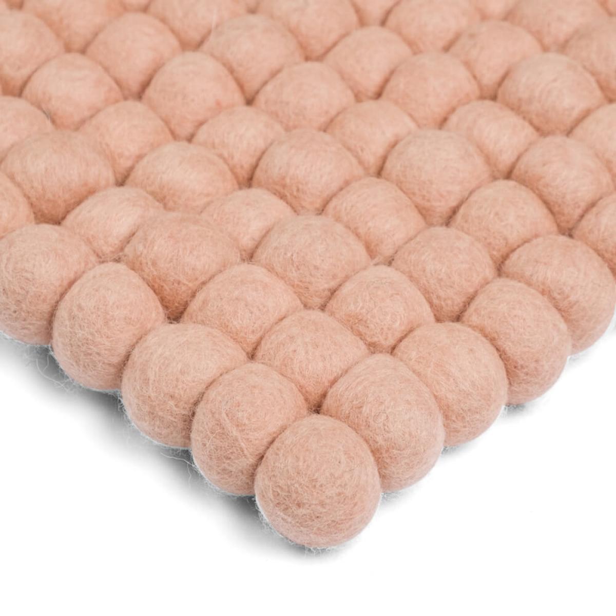 Felt Ball Rug Merle Square – image 3