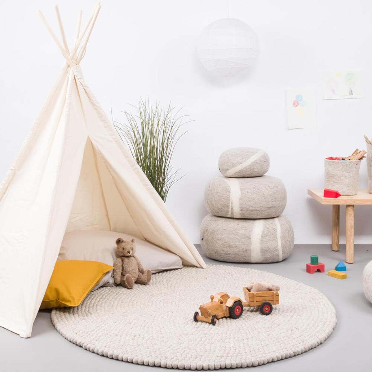 Felt Ball Rug Béla Round – image 7