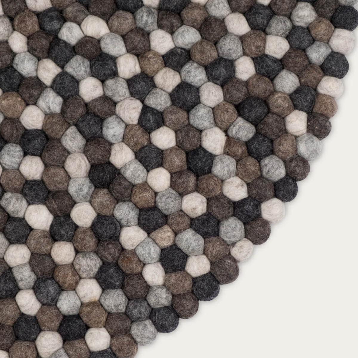 Felt Ball Rug Néla Round – image 2
