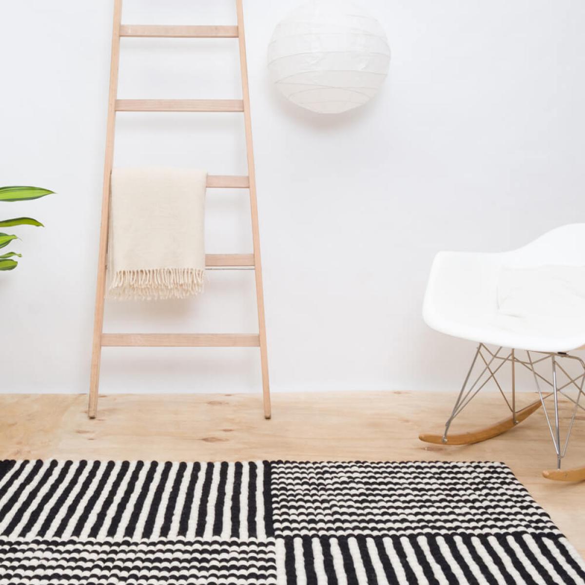 Lino 3 Felt Ball Rug – image 4