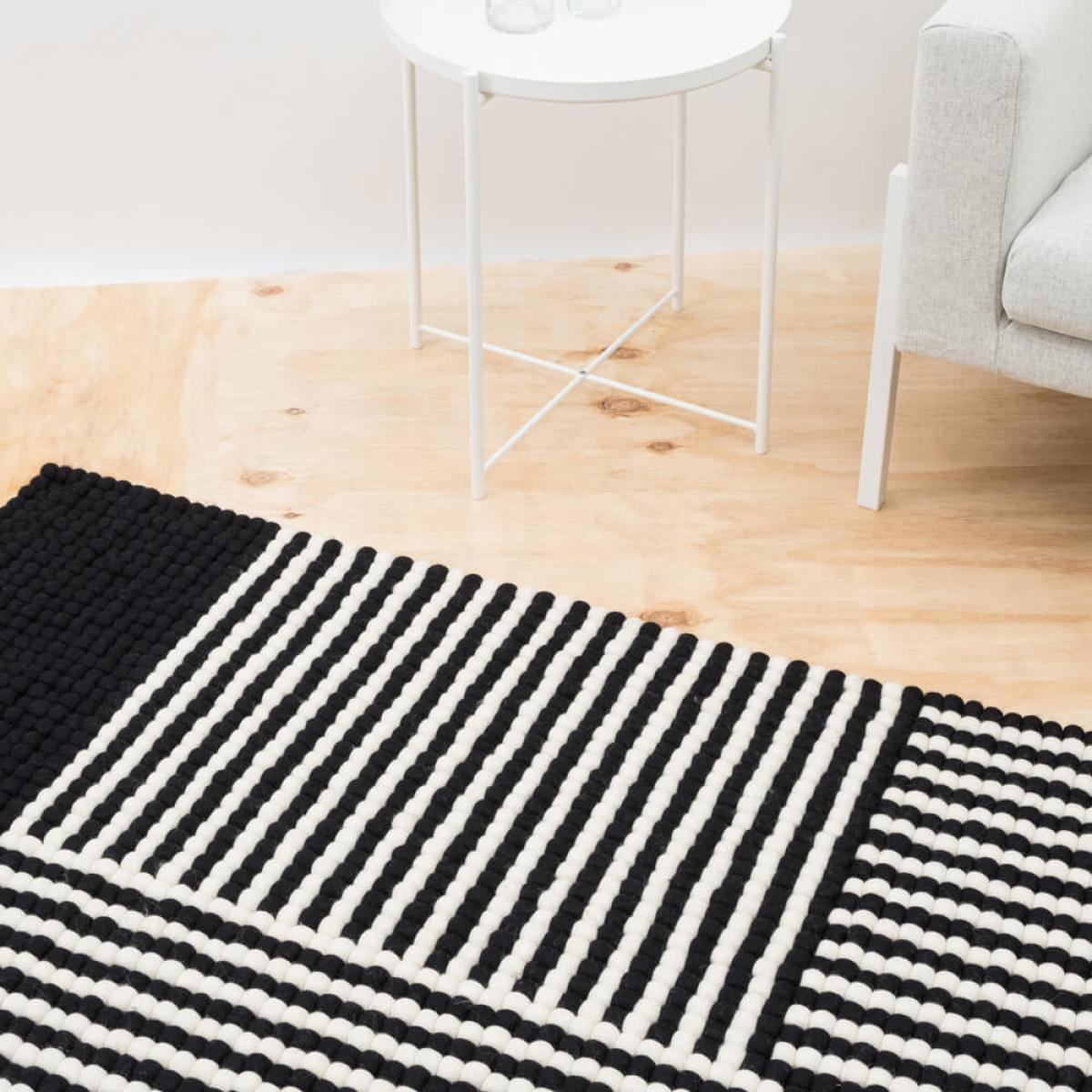 Lino 3 Felt Ball Rug – image 6