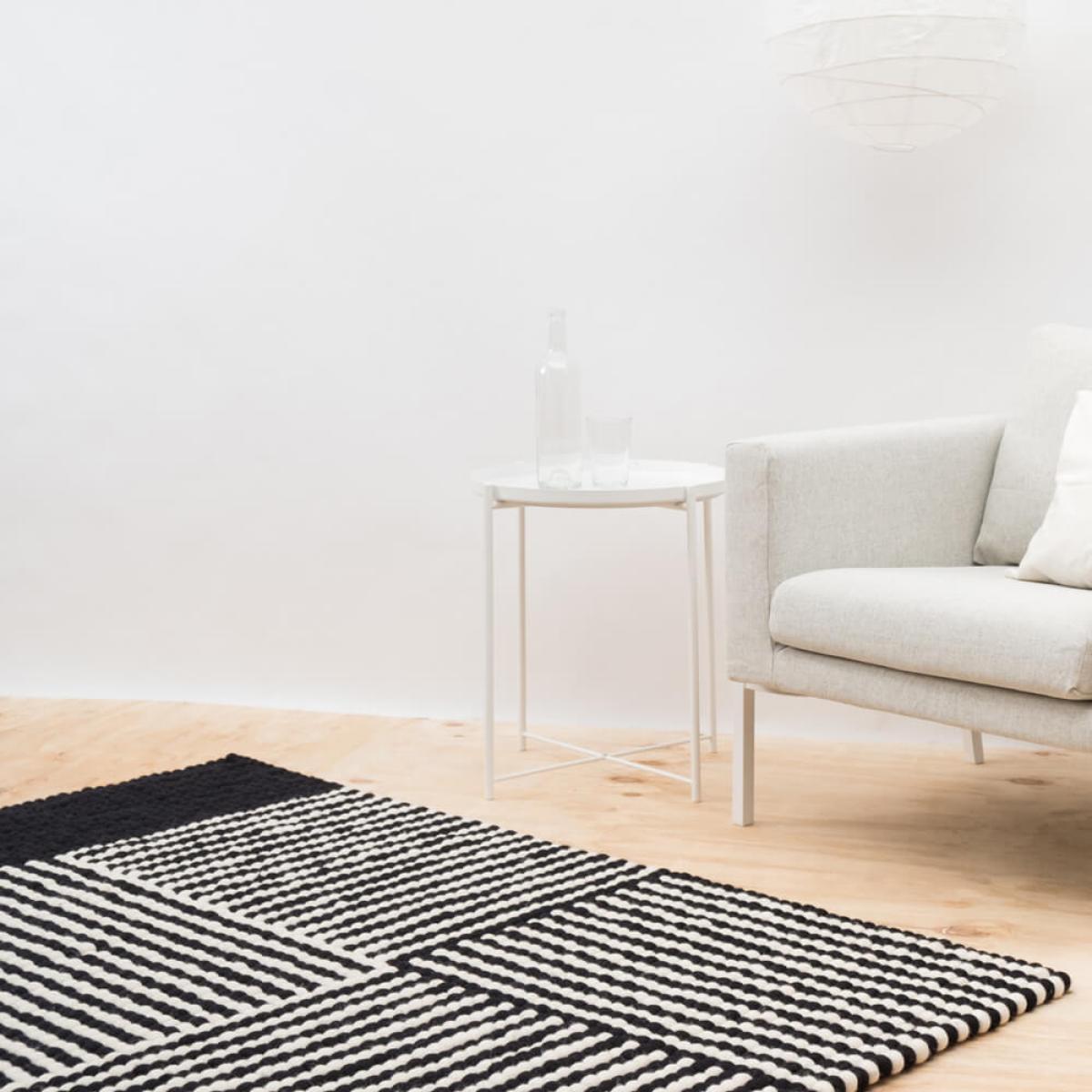 Lino 3 Felt Ball Rug – image 7