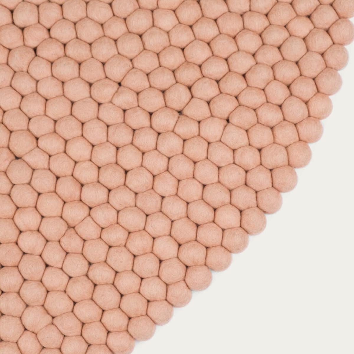 Felt Ball Rug Merle Round – image 2
