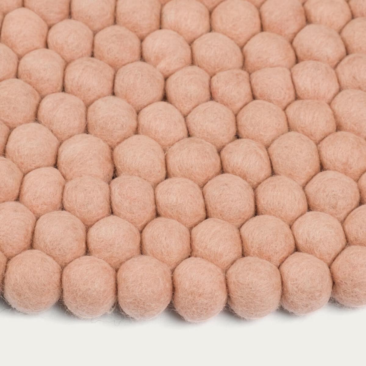 Felt Ball Rug Merle Round – image 3