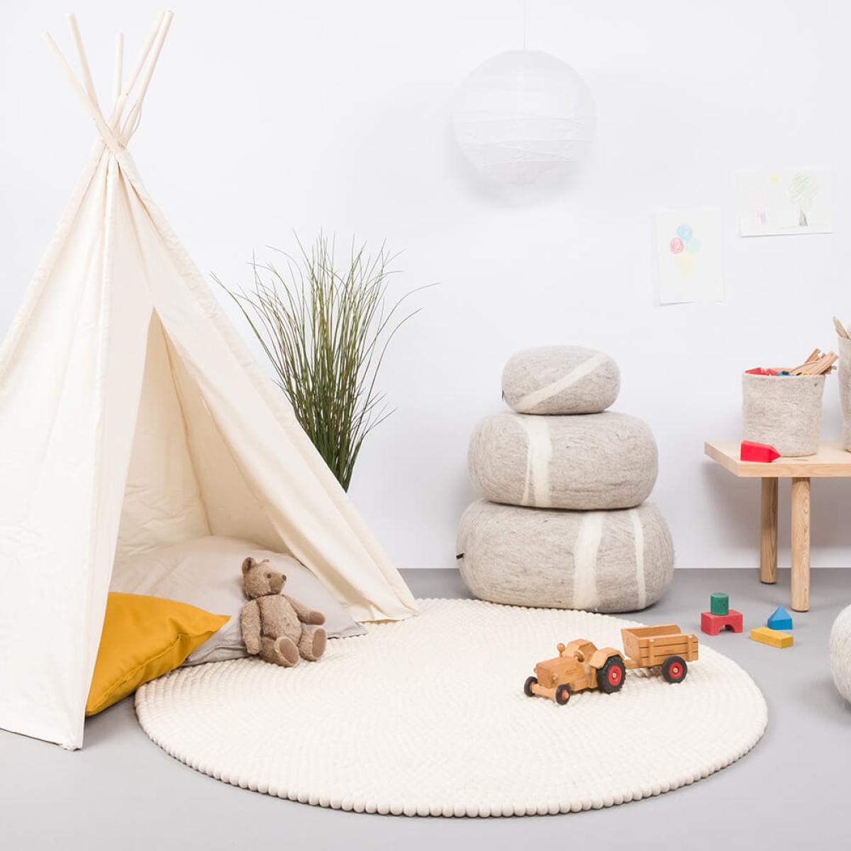 Felt Ball Rug Linéa Round – image 7