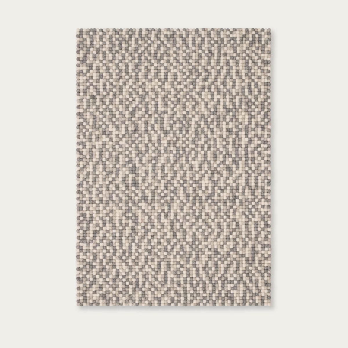 Felt Ball Rug Hella Square – image 8
