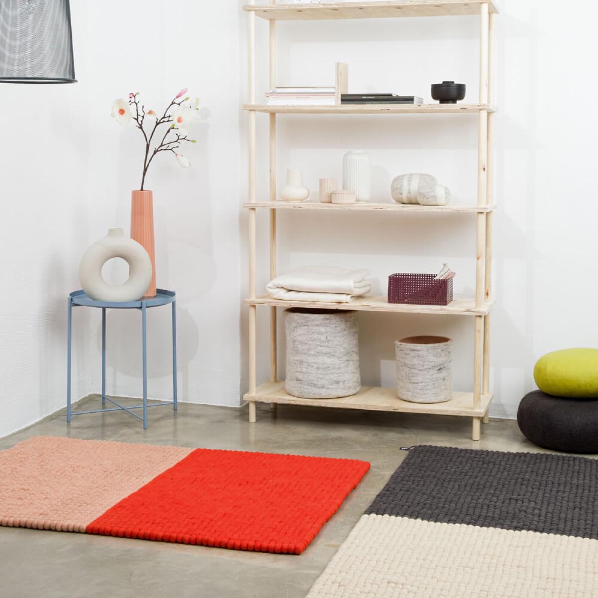 Red/Salmon Contrast Felt Ball Rug – image 4