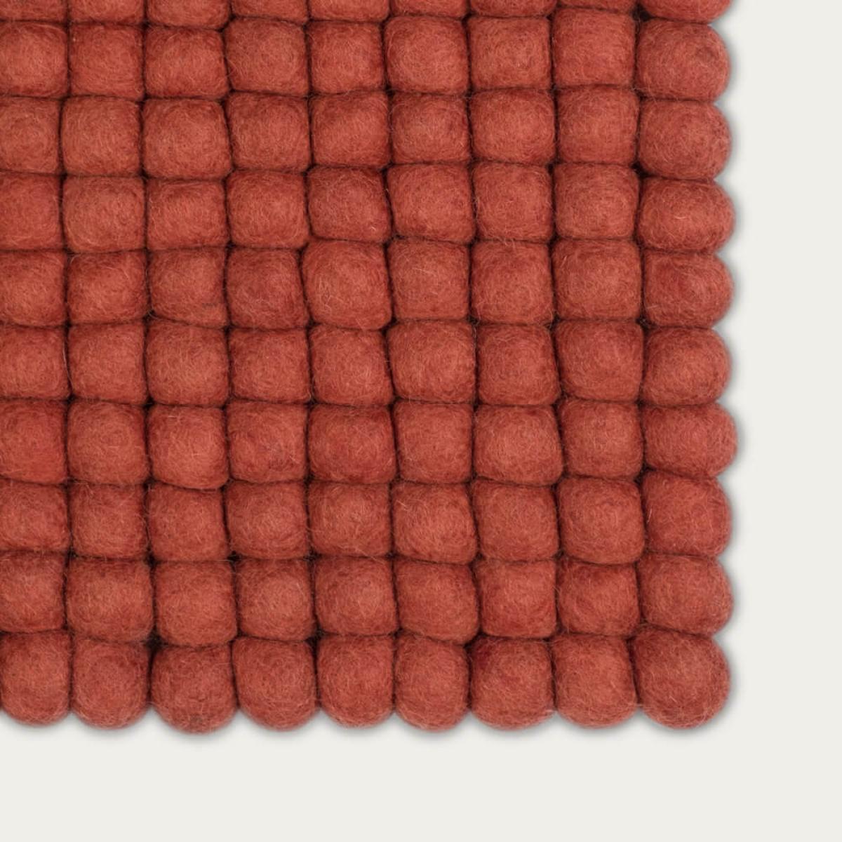 Felt Ball Rug Lora Square – image 2