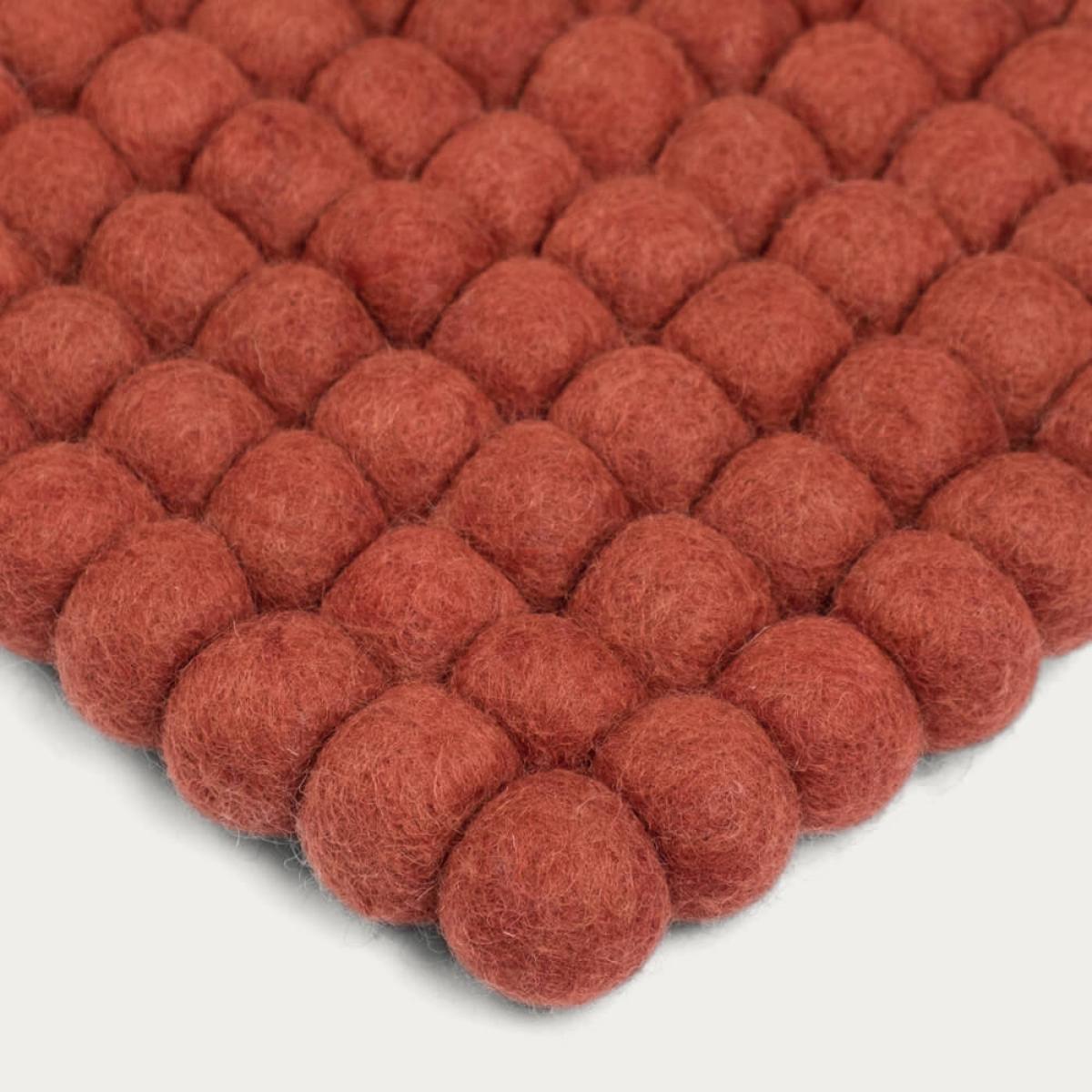 Felt Ball Rug Lora Square – image 3