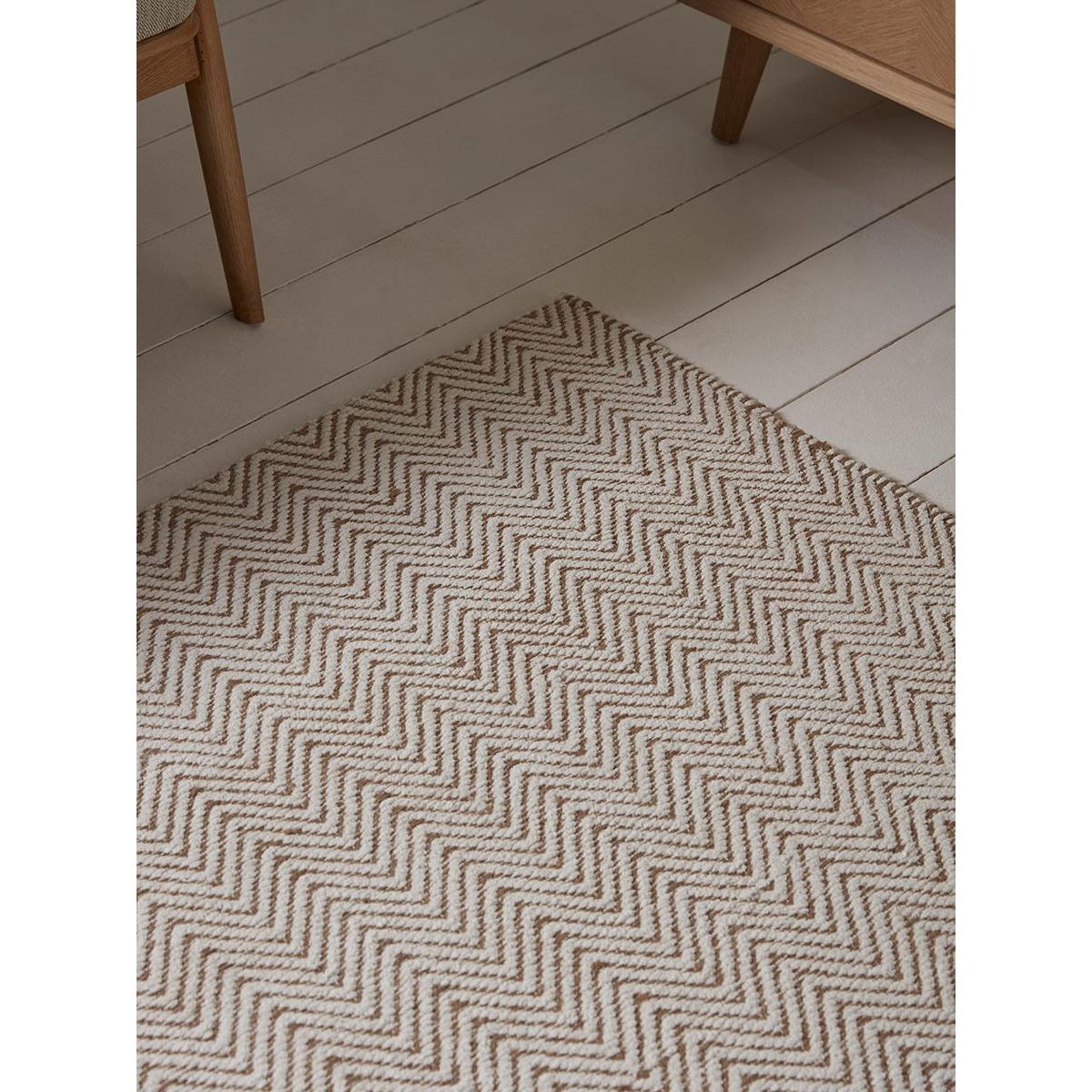 Natural Chevron Flatweave Rug - Medium – image 2