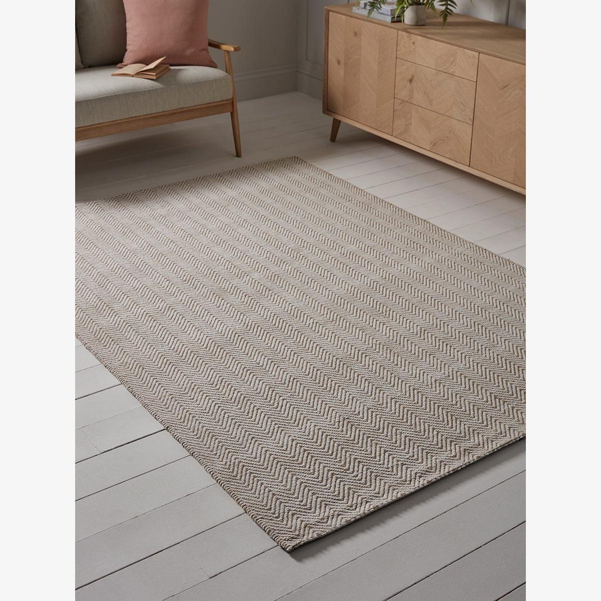 Natural Chevron Flatweave Rug - Medium – image 1