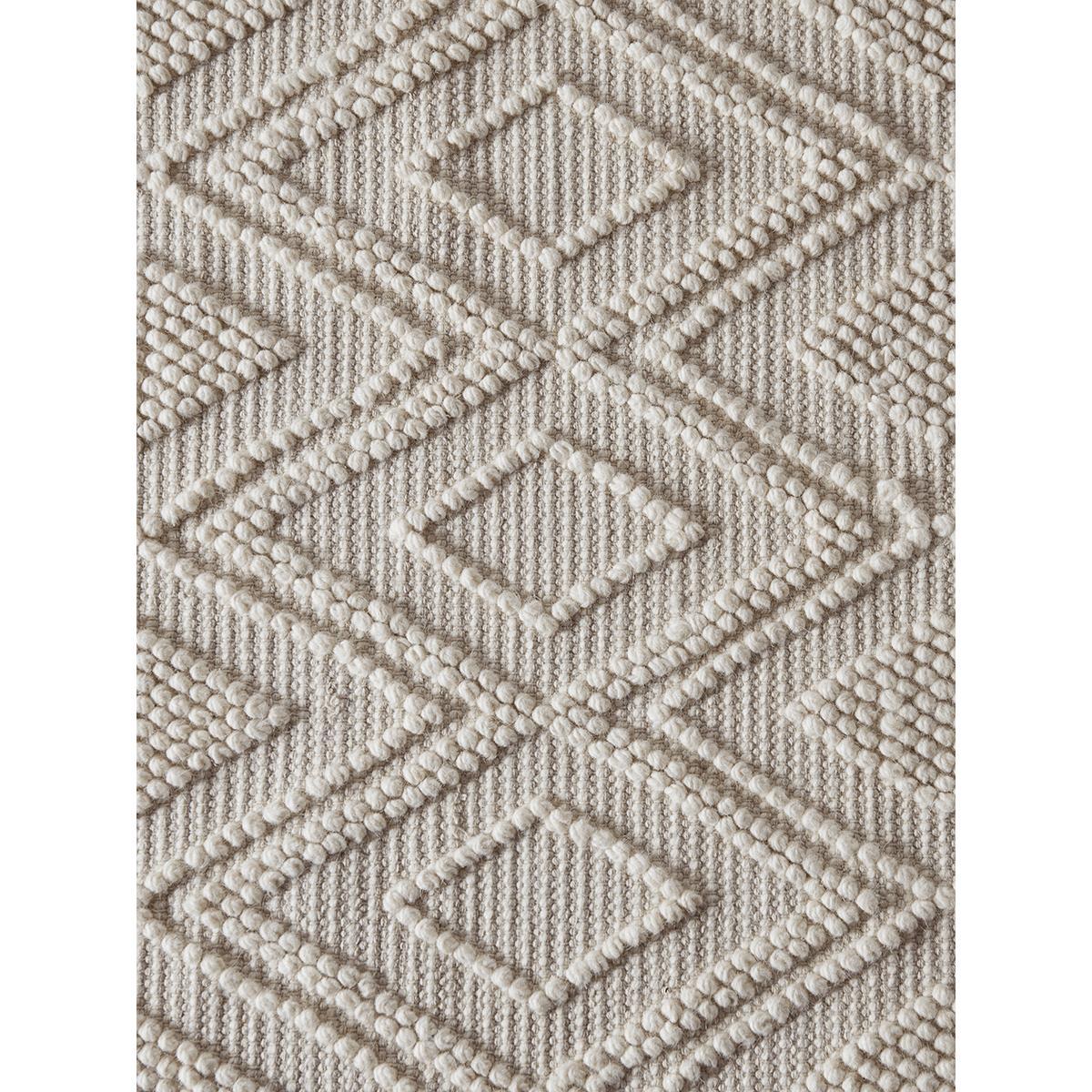 Diamond Textured Rug – image 2