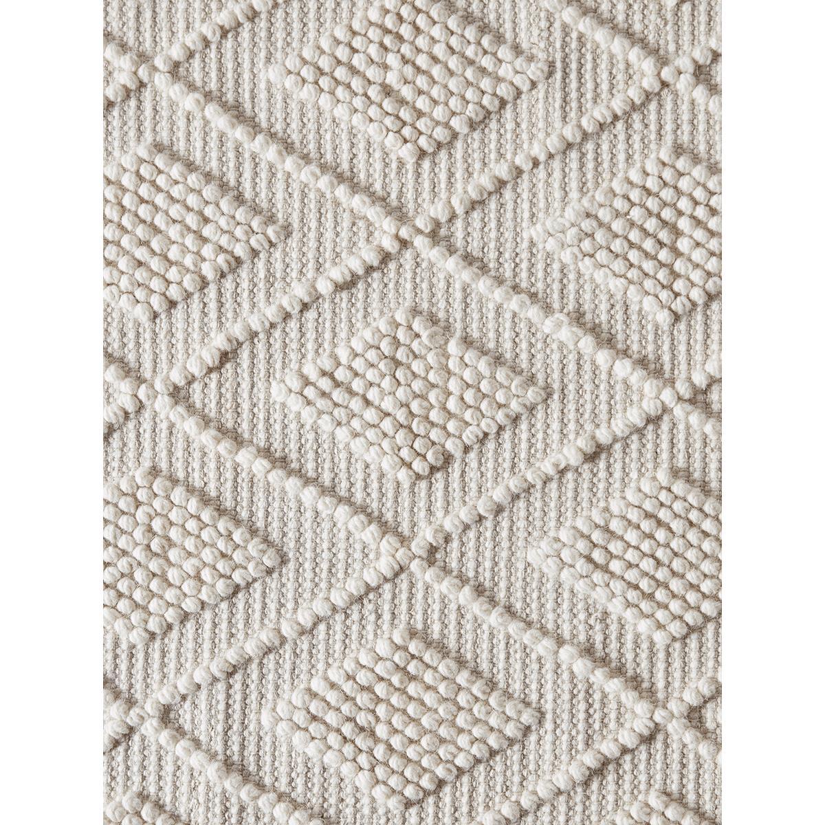 Diamond Textured Rug – image 3