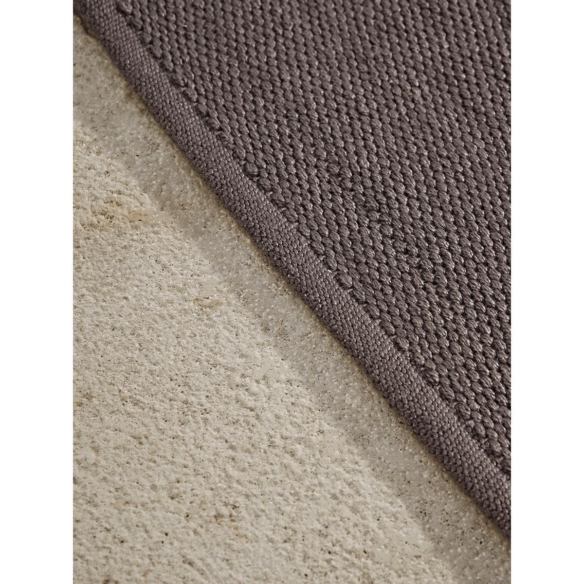 Indoor Outdoor Diamonds Reversible Rug - Grey – image 3