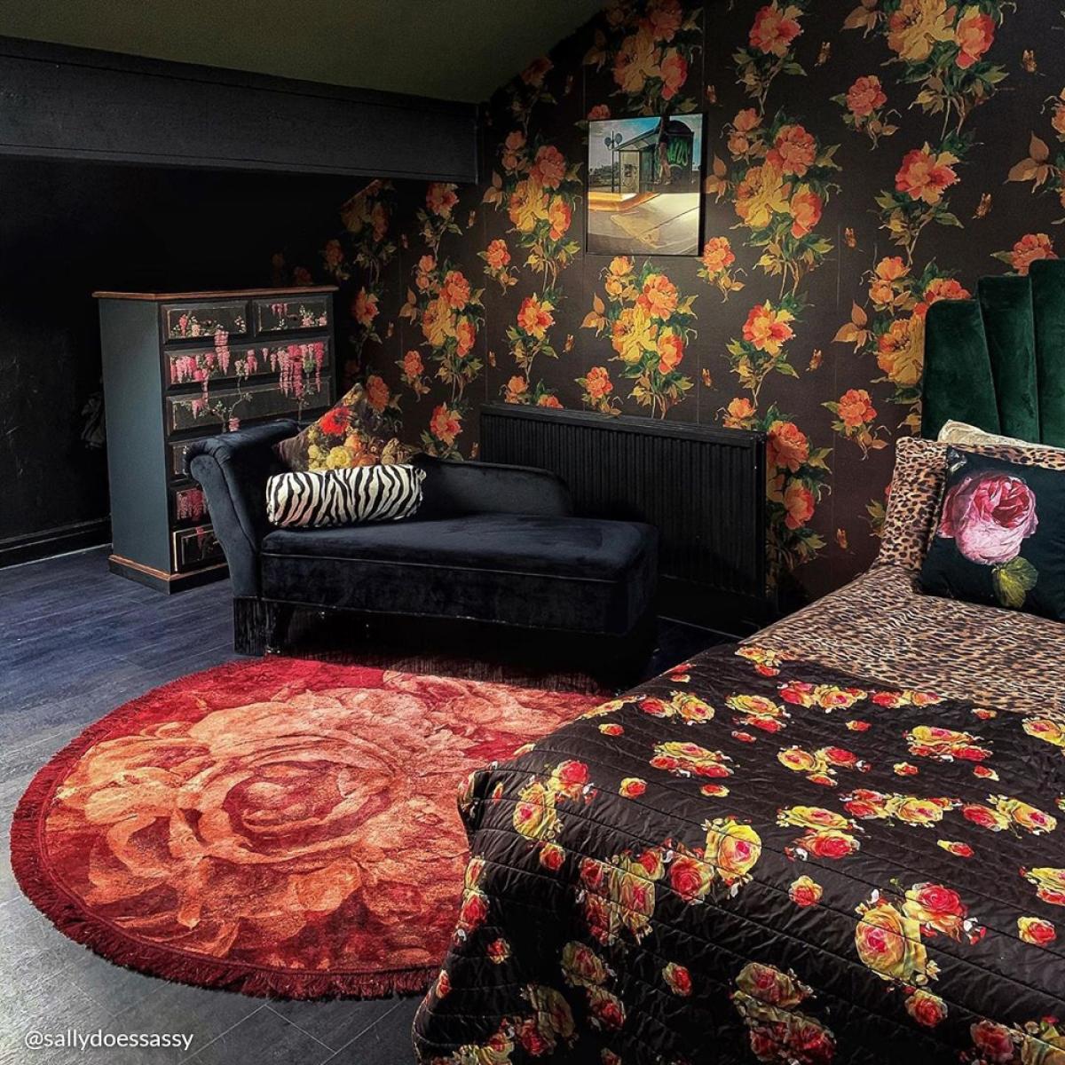 Bold Monkey Round Stitchy Roses Rug – image 3