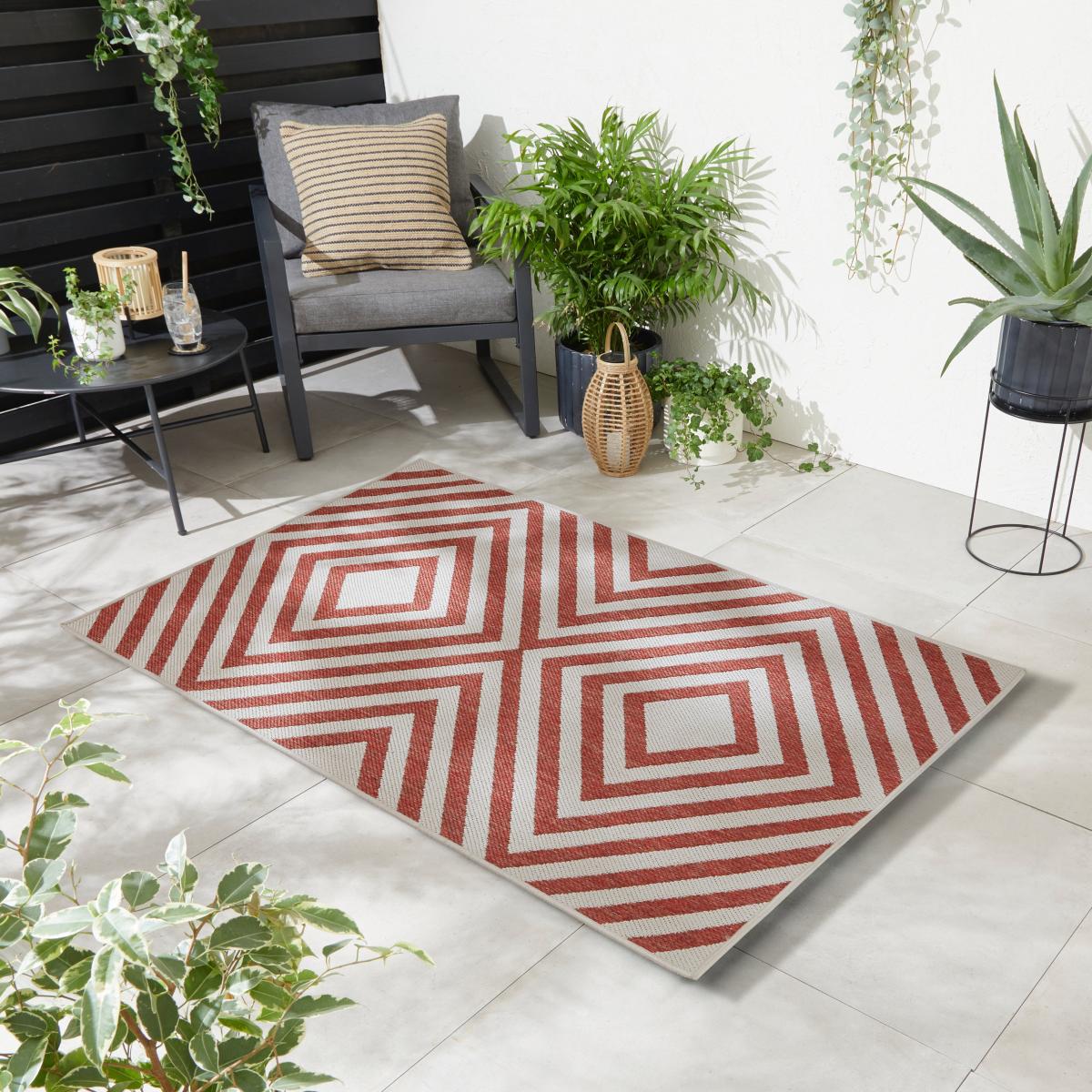 Reversible Geo Indoor Outdoor Rug Orange/White – image 1