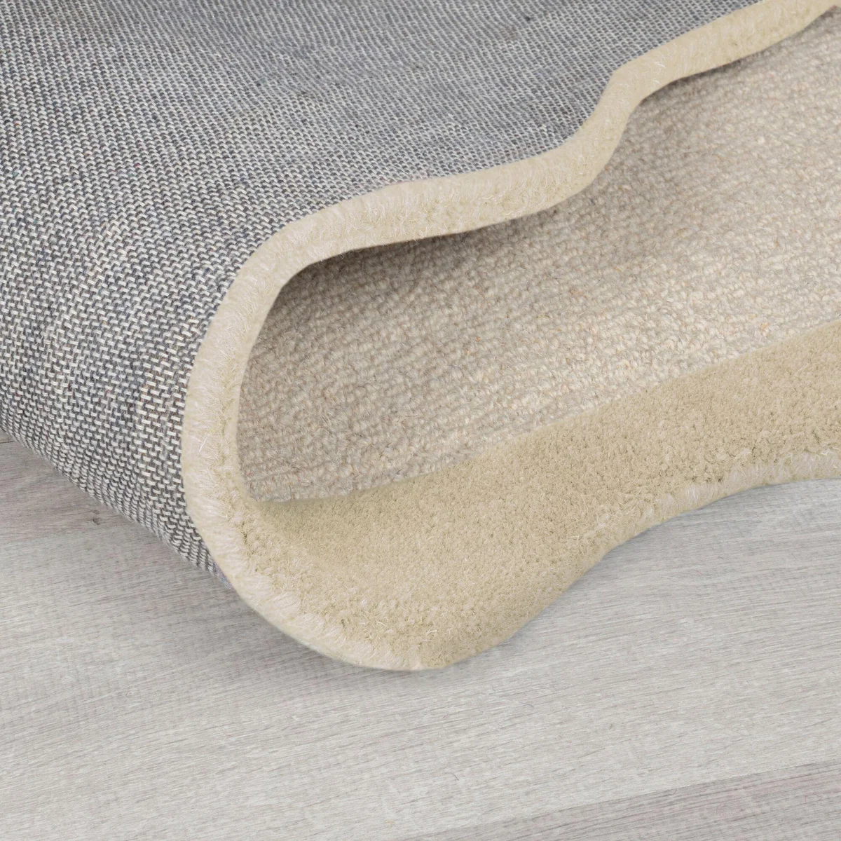 Bonnie Scallop Wool Rug – image 3