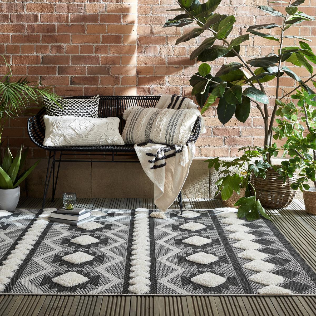Rietti Indoor Outdoor Rug Black and white – image 1