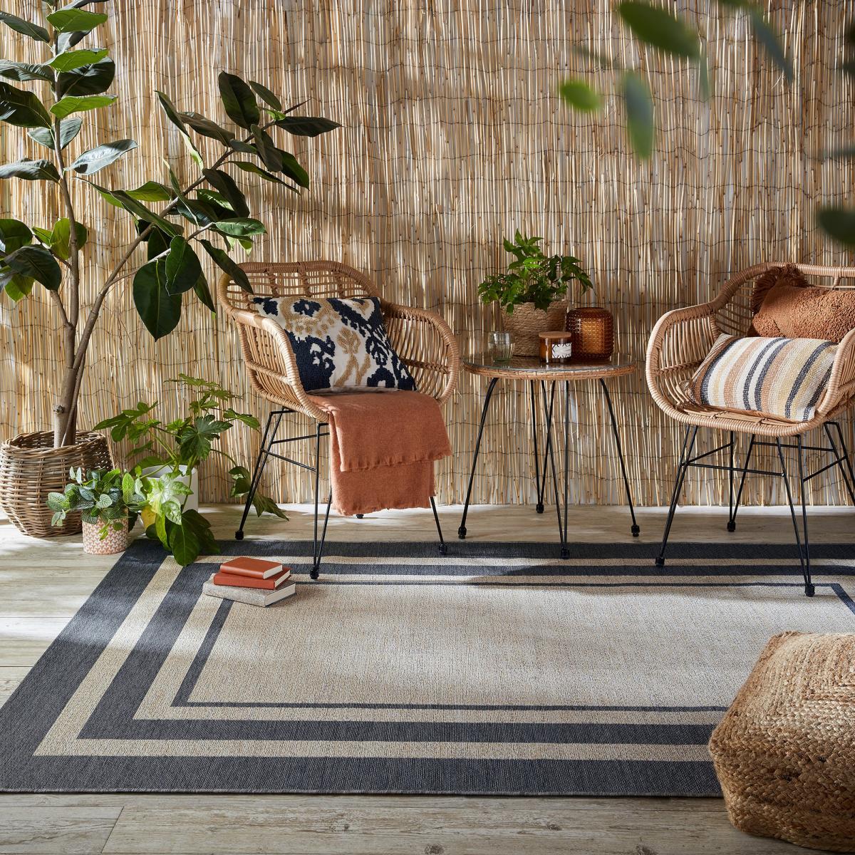 Border Indoor Outdoor Rug Navy – image 1
