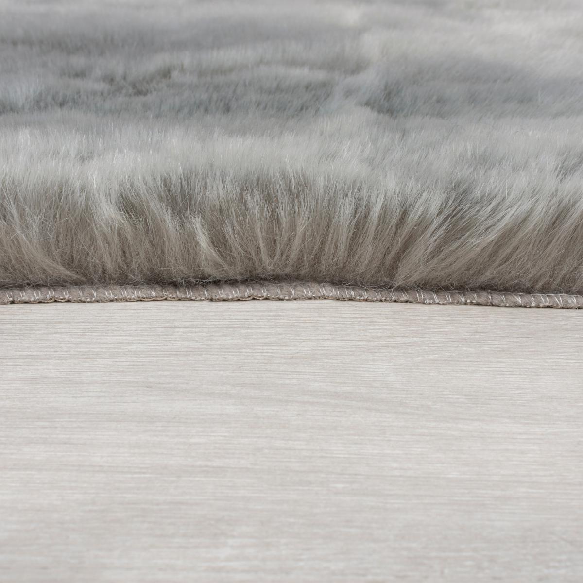Luxury Faux Fur Pelt Rug Luxury Faux Fur Pelt Grey – image 4