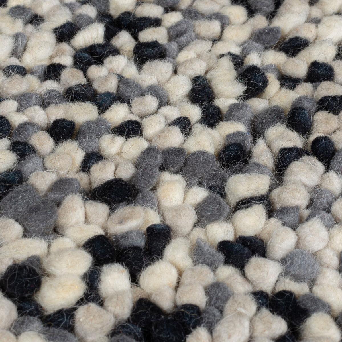 Noodle Wool Rug Black and white – image 2