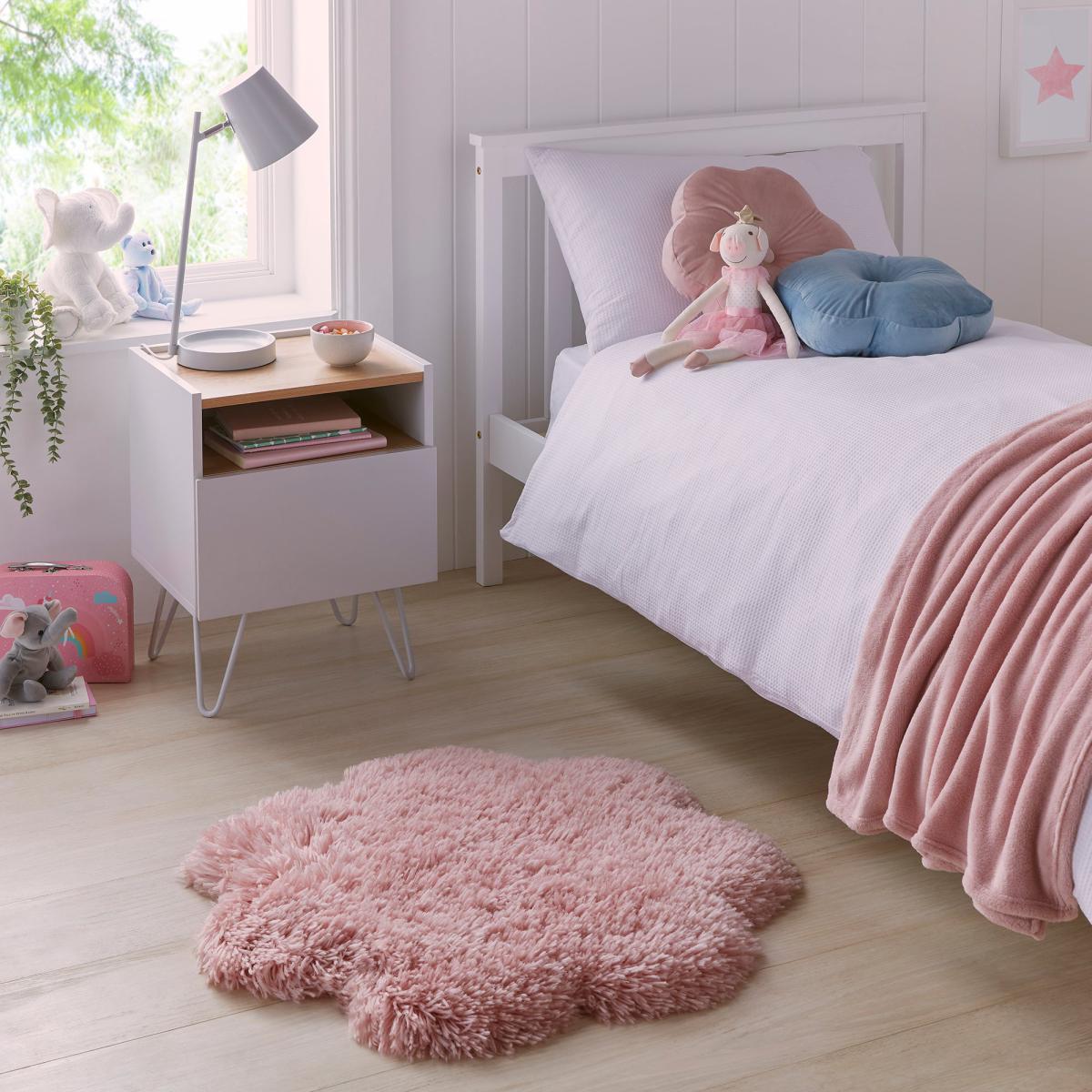 Ditsy Shaped Rug Ditsy Pink – image 1