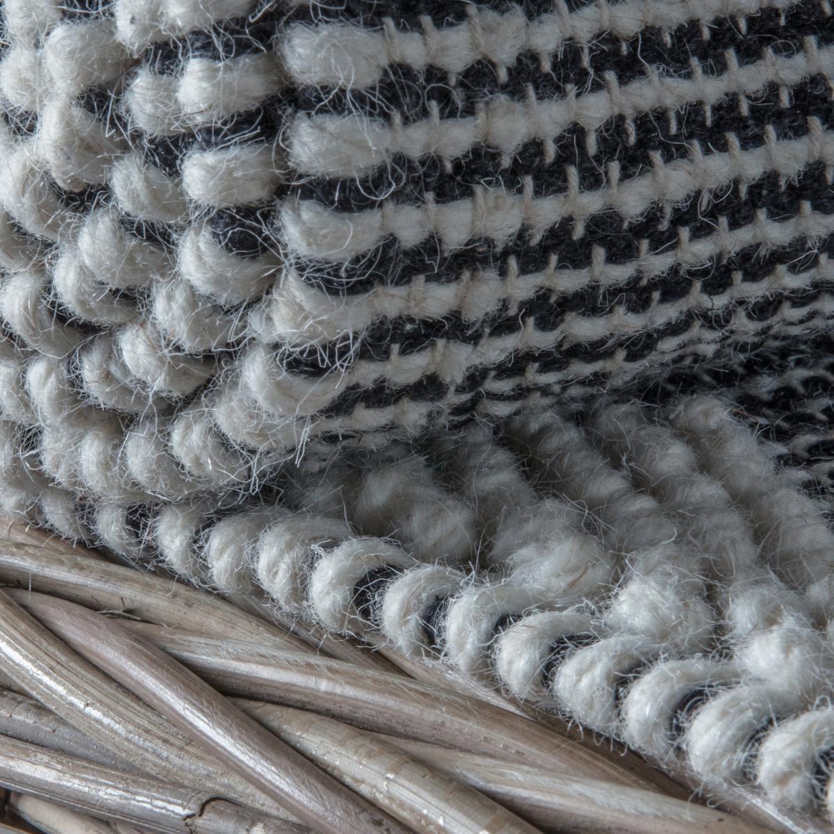 Sheya Black and Natural Rug Black and white – image 2