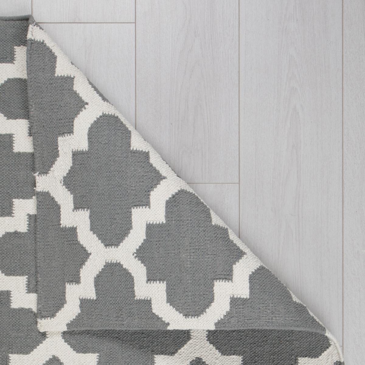 Sierra Trellis Flatweave Rug Grey and White – image 4