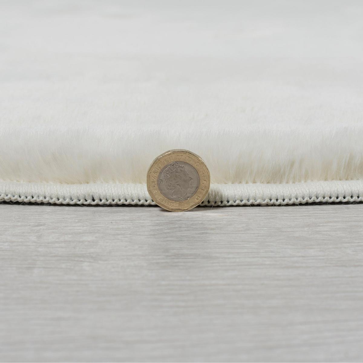 Faux Fur Supersoft Lush Oval Rug Supersoft Lush Ivory – image 4