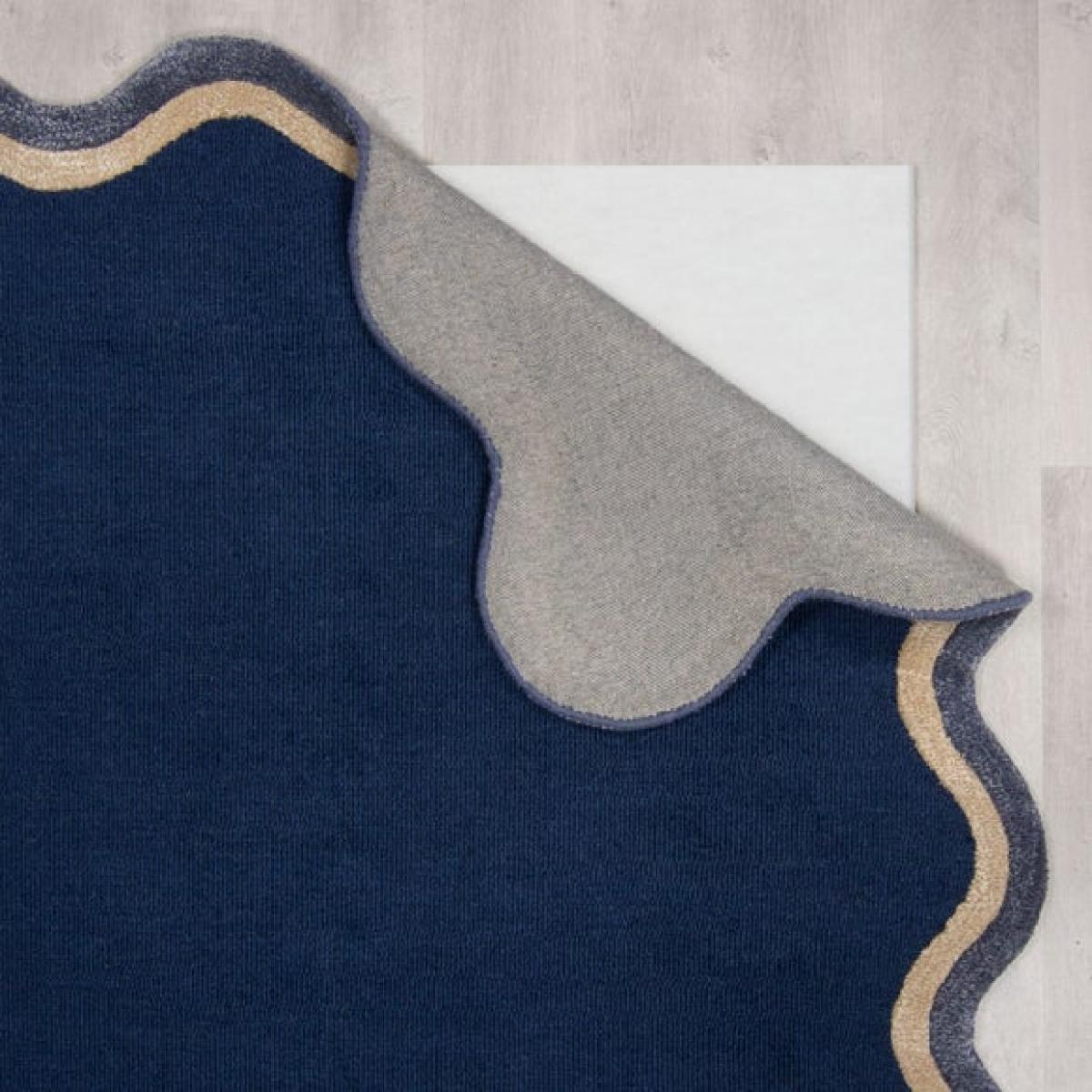 Azure Wave Border Wool Rug – image 3