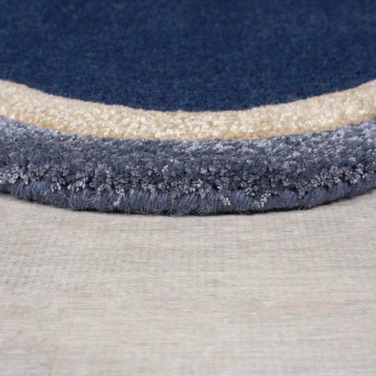 Azure Wave Border Wool Rug – image 4