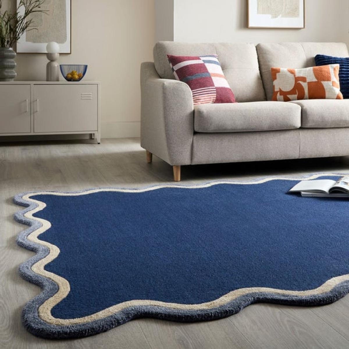 Azure Wave Border Wool Rug – image 1