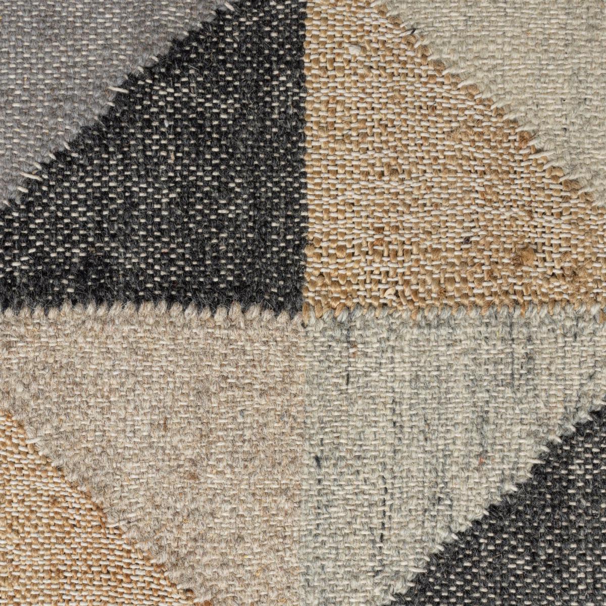 Triangle Patterned Runner Grey/Beige – image 3