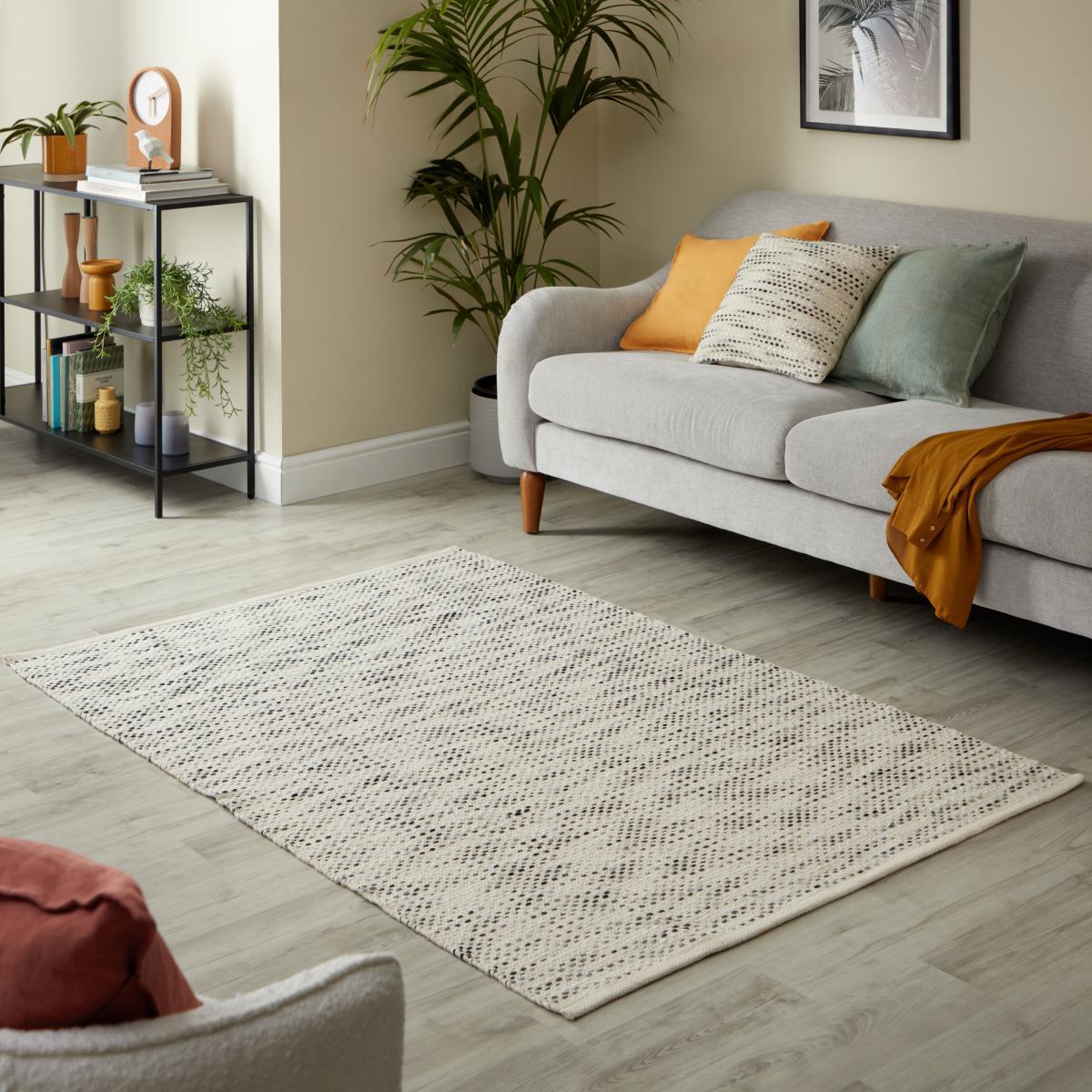 Blossom Rug Black and white – image 1