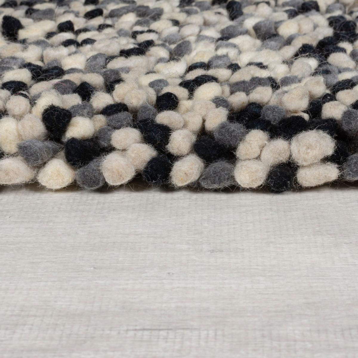 Noodle Wool Rug Black and white – image 4
