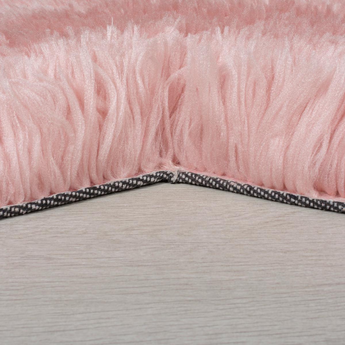 Fluffy Star Rug Blush – image 4