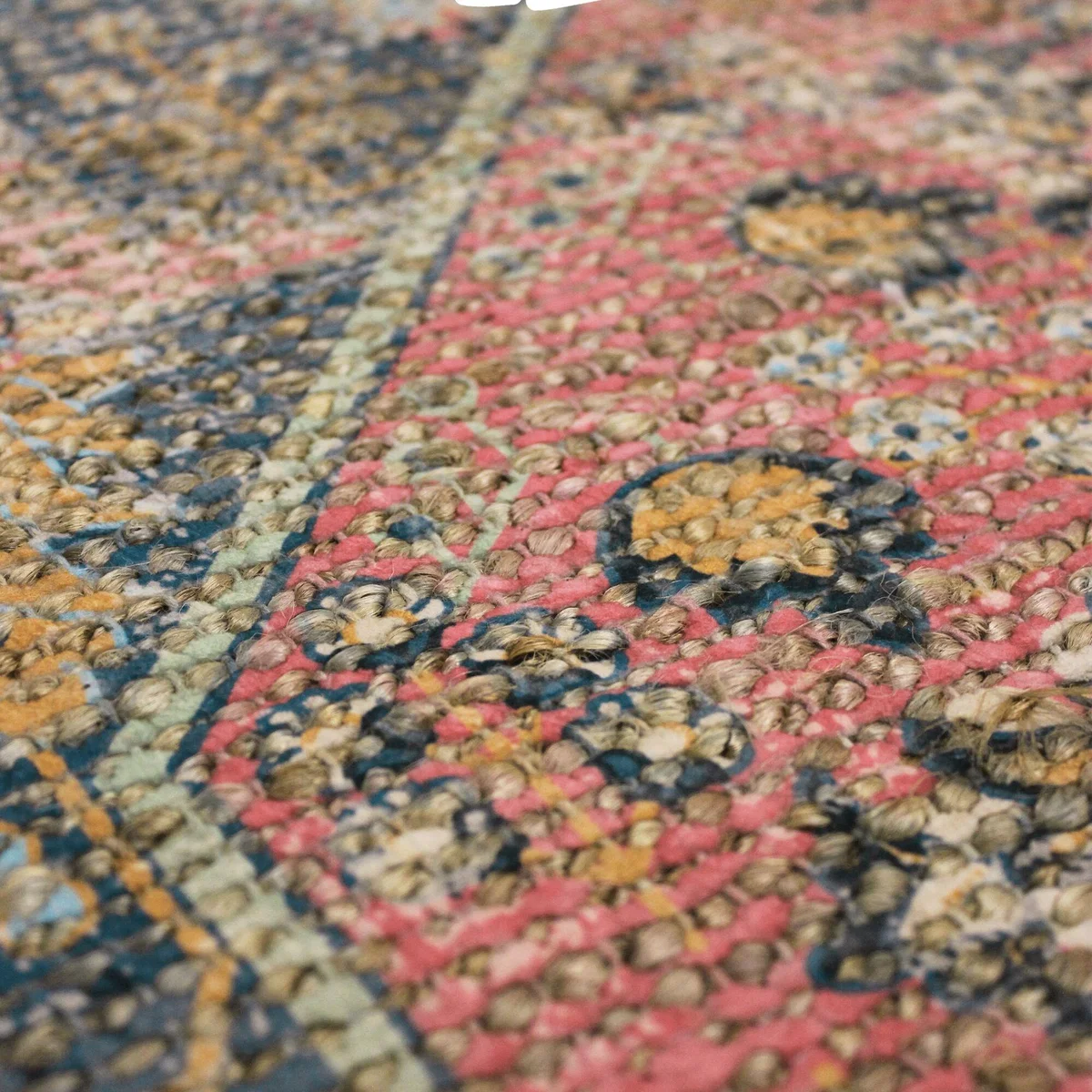 Dua Jute Traditional Rug Pink – image 2